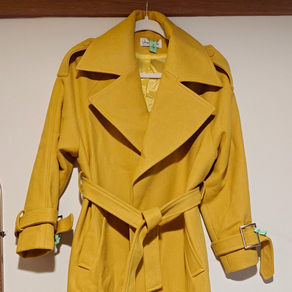 ⚡The Substance Demi Moore Coat - the same one as in the movie